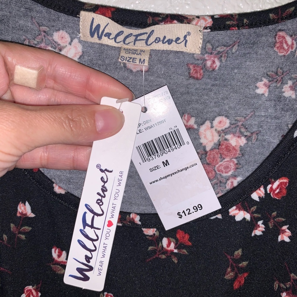 Wallflower Flower Shirt - Picture 4 of 4